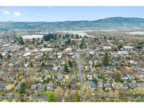 6305 SE 19th Avenue Portland OR 97202