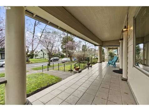 6305 SE 19th Avenue Portland OR 97202