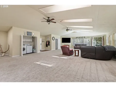 1293 Starveout Creek Road Azalea OR 97410