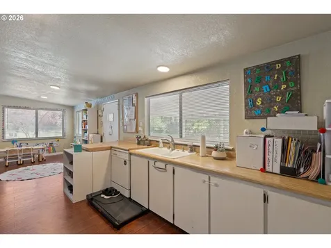 1293 Starveout Creek Road Azalea OR 97410