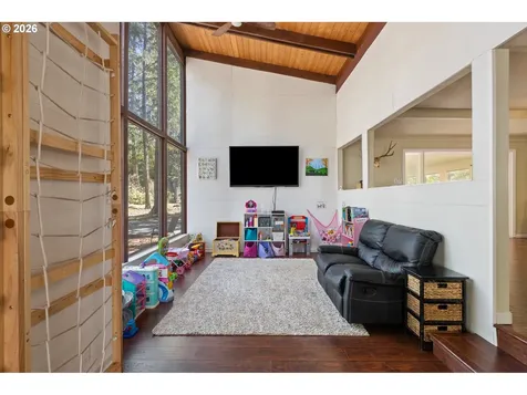 1293 Starveout Creek Road Azalea OR 97410