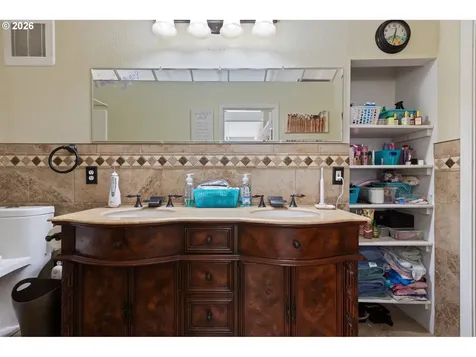 1293 Starveout Creek Road Azalea OR 97410