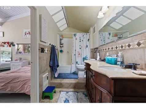 1293 Starveout Creek Road Azalea OR 97410