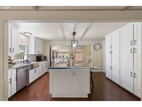 1293 Starveout Creek Road Azalea OR 97410