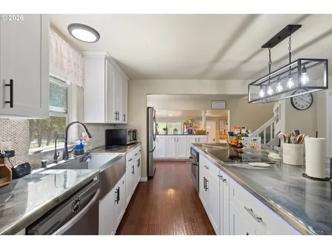 1293 Starveout Creek Road Azalea OR 97410