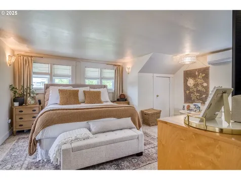 51 N Dean Street Coquille OR 97423