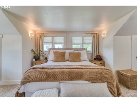 51 N Dean Street Coquille OR 97423