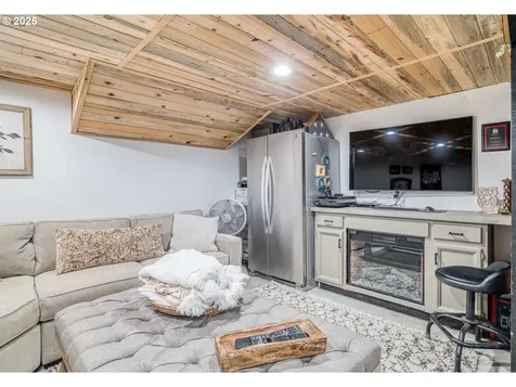 51 N Dean Street Coquille OR 97423