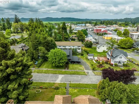 51 N Dean Street Coquille OR 97423