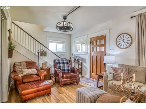 51 N Dean Street Coquille OR 97423