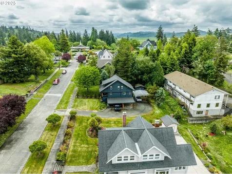 51 N Dean Street Coquille OR 97423