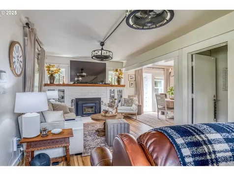 51 N Dean Street Coquille OR 97423