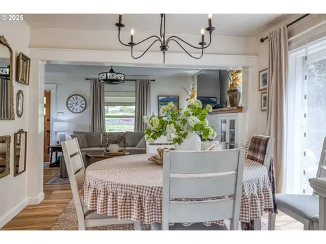 51 N Dean Street Coquille OR 97423