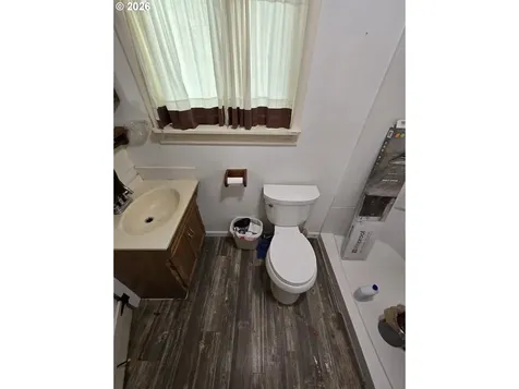 2505 Windy Creek Road Glendale OR 97442