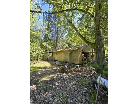 2505 Windy Creek Road Glendale OR 97442