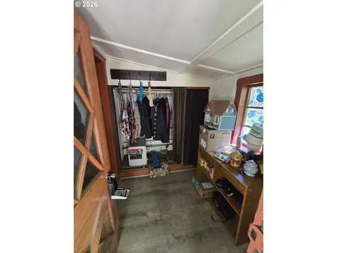 2505 Windy Creek Road Glendale OR 97442