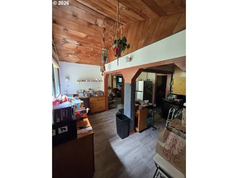 2505 Windy Creek Road Glendale OR 97442