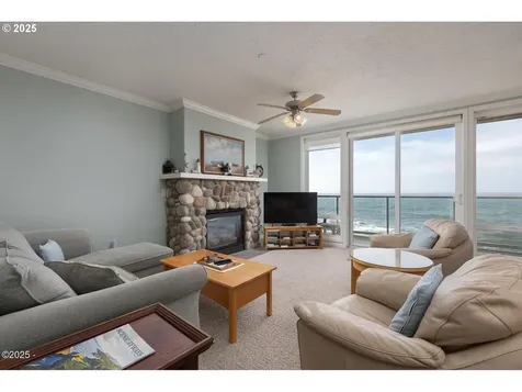 1113 N Highway 101 Depoe Bay OR 97341