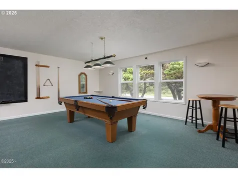 1113 N Highway 101 Depoe Bay OR 97341