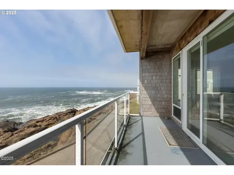 1113 N Highway 101 Depoe Bay OR 97341