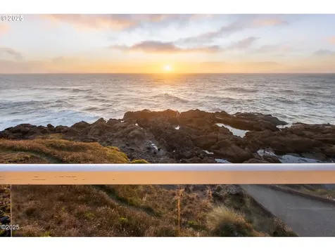 1113 N Highway 101 Depoe Bay OR 97341