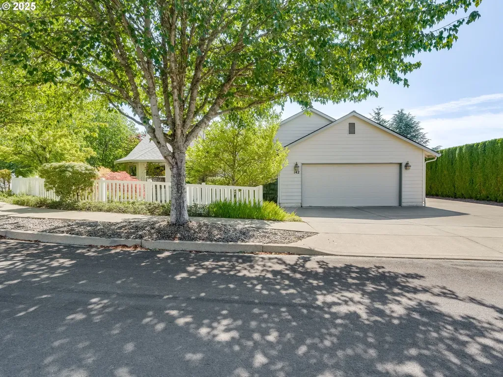 142 SW Howard Drive Mcminnville OR 97128