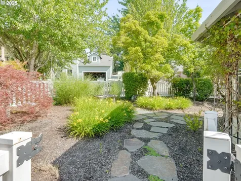 142 SW Howard Drive Mcminnville OR 97128