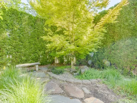 142 SW Howard Drive Mcminnville OR 97128