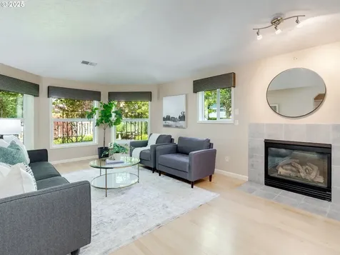 142 SW Howard Drive Mcminnville OR 97128