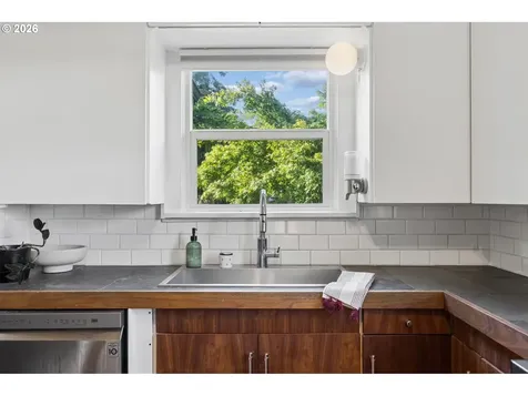 2015 E 29th Street Vancouver WA 98663