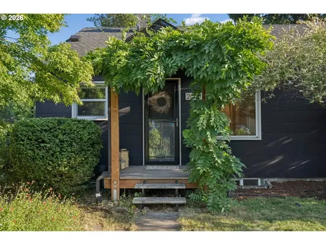 2015 E 29th Street Vancouver WA 98663