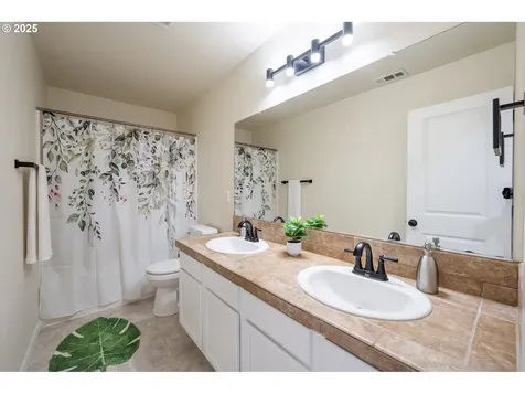 3082 Jonah Place Woodburn OR 97071