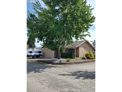549 S 34th Street Springfield OR 97478