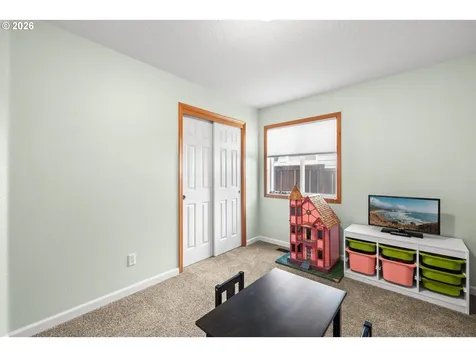 5867 SE Snowberry Court Hillsboro OR 97123