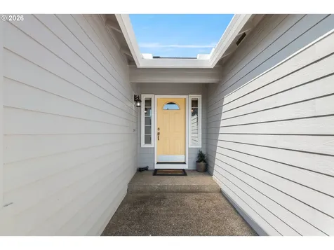 5867 SE Snowberry Court Hillsboro OR 97123