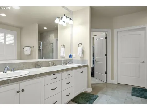 2240 Turnberry Court Eugene OR 97401