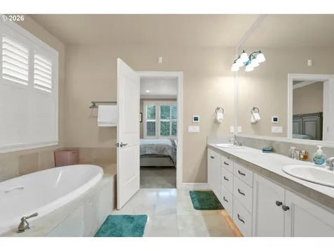 2240 Turnberry Court Eugene OR 97401