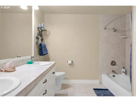 2240 Turnberry Court Eugene OR 97401