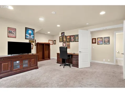 2240 Turnberry Court Eugene OR 97401