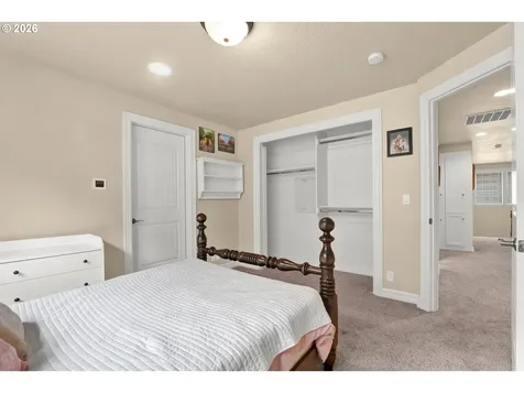2240 Turnberry Court Eugene OR 97401