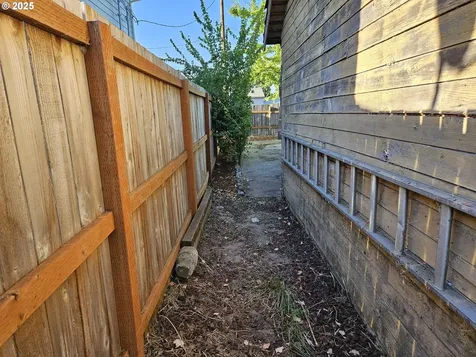 1040 6th Avenue SE Albany OR 97321