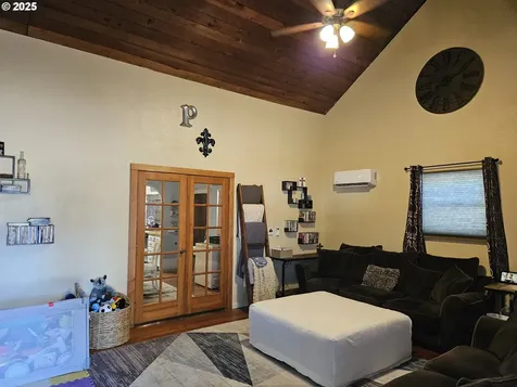 1040 6th Avenue SE Albany OR 97321