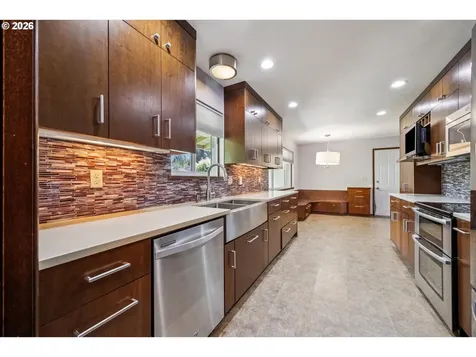 9285 SW Whitford Lane Portland OR 97223