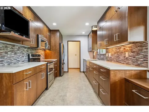 9285 SW Whitford Lane Portland OR 97223