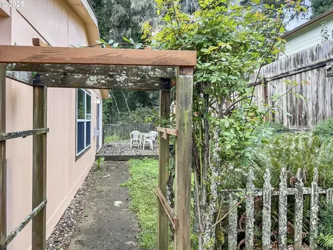2780 NE 45th Street Lincoln City OR 97367