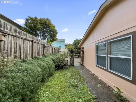 2780 NE 45th Street Lincoln City OR 97367