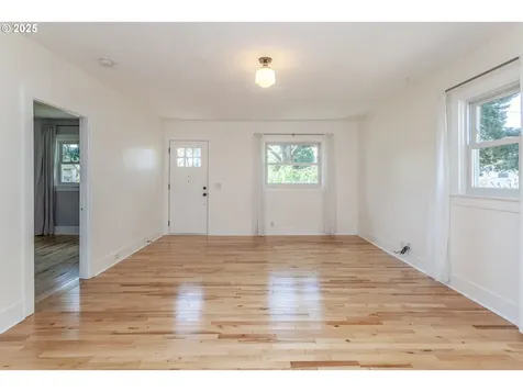 9305 SE Mill Street Portland OR 97216
