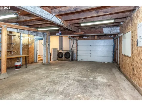9305 SE Mill Street Portland OR 97216