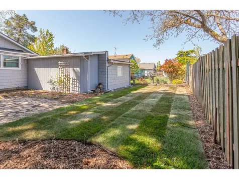 9305 SE Mill Street Portland OR 97216