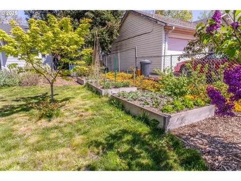 9305 SE Mill Street Portland OR 97216